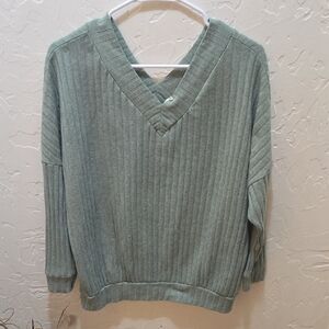 Cozy V-Neck Ribbed Sweater - Light Green